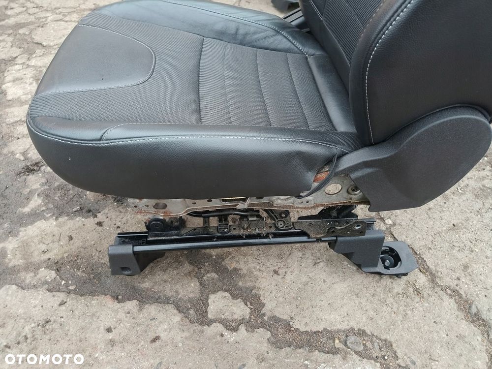 FORD KUGA MK2 FOTEL PRZEDNI PRAWY PASAŻERA PÓŁSKÓRA - 4