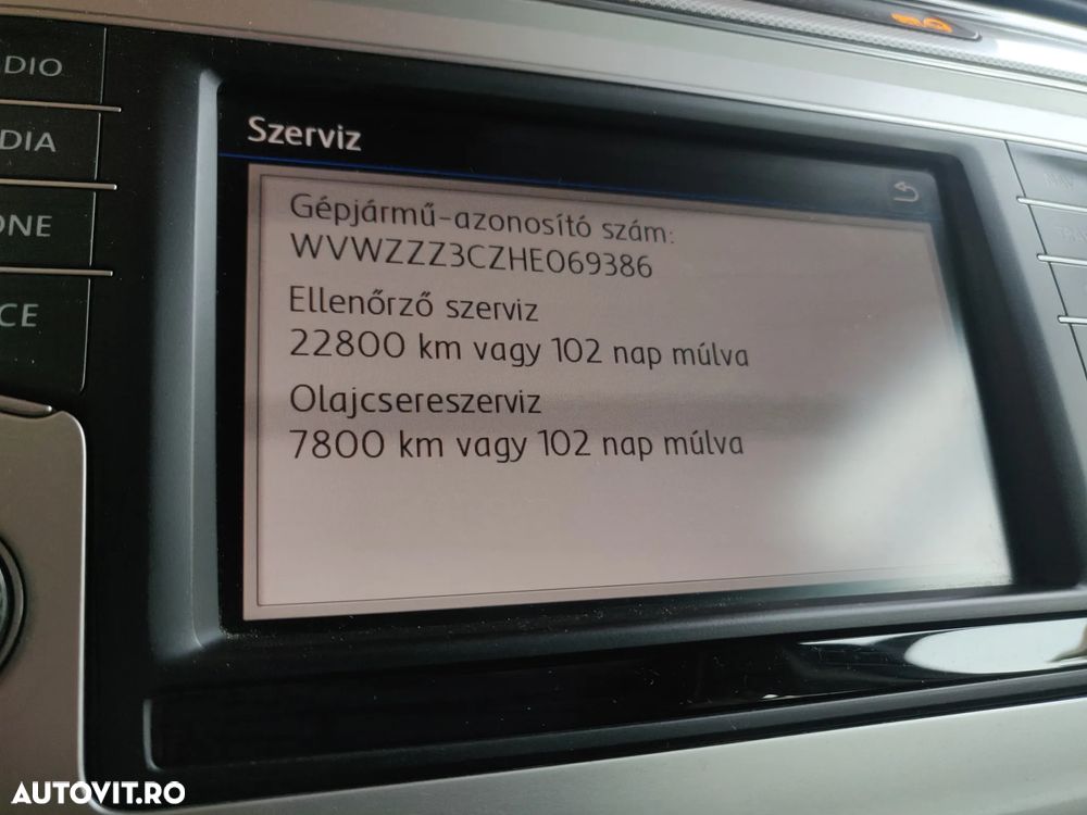 Volkswagen Passat 1.6 TDI Comfortline - 24