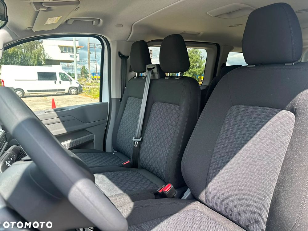 Volkswagen Transporter Kombi L2H1 M1 - 16