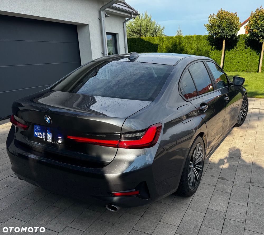 BMW Seria 3 320d xDrive mHEV - 9