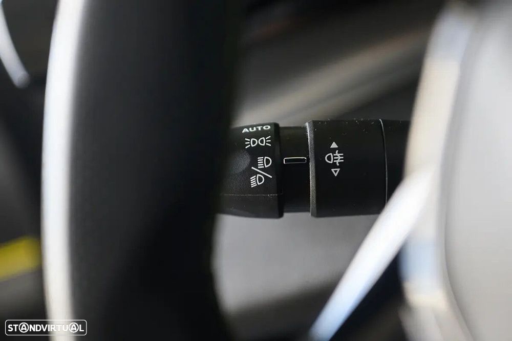 Peugeot 308 1.6 Hybrid GT e-EAT8 - 47