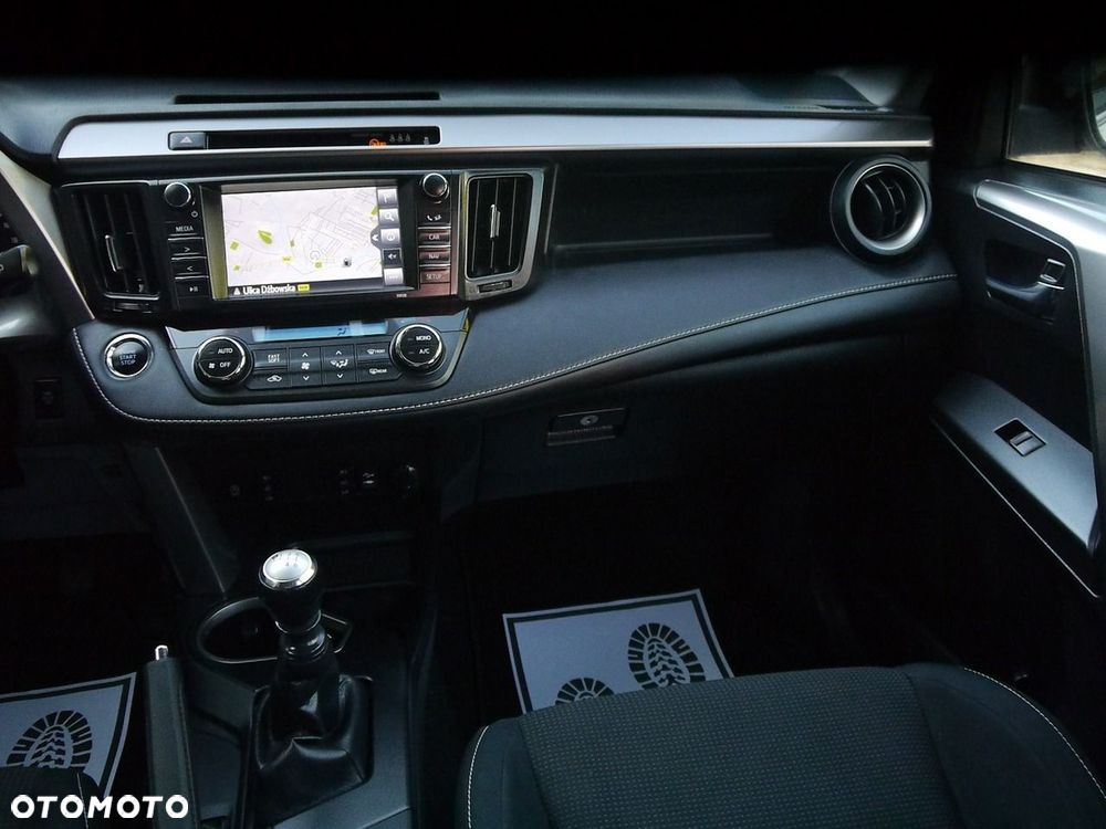 Toyota RAV4 2.0 D-4D Premium 4x2 - 26
