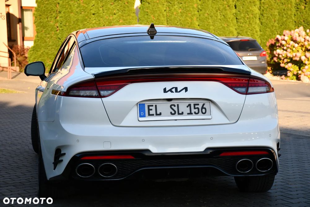 Kia Stinger - 11