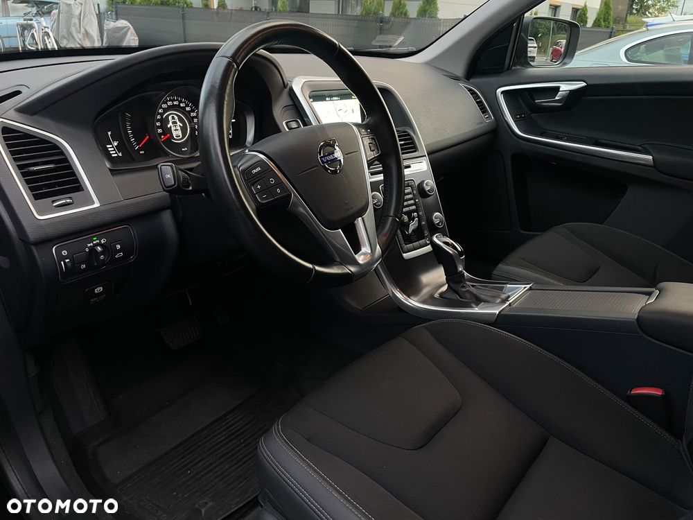 Volvo XC 60 D4 AWD Momentum - 17