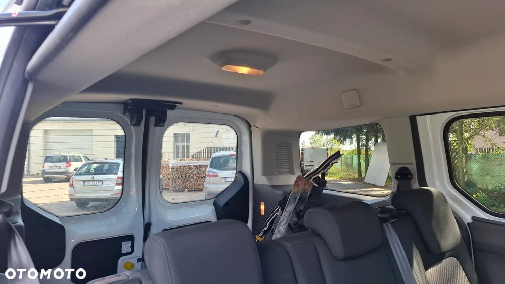 Ford Transit Connect - 14