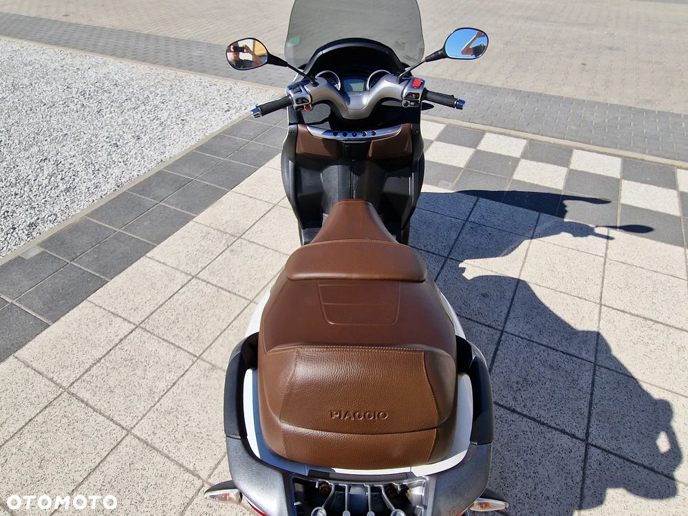 Piaggio MP-3 - 7
