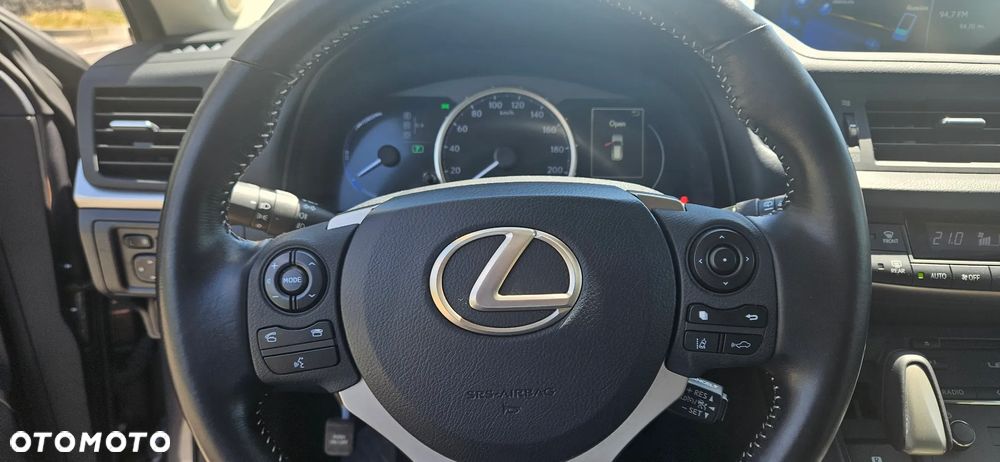 Lexus CT ver-200h-executive-line - 6