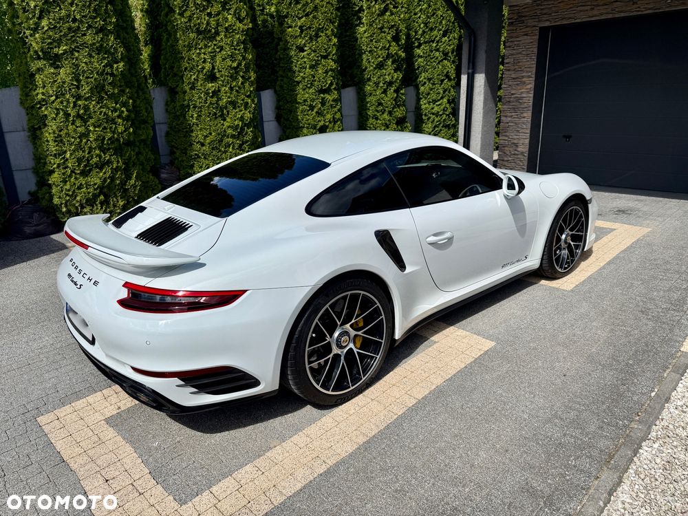 Porsche 911 Turbo S - 8