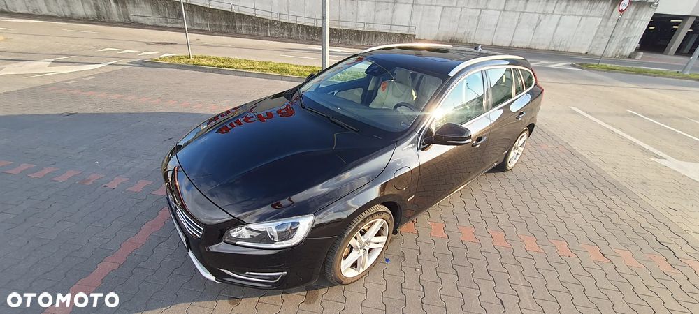 Volvo V60 D6 AWD Plug-in Hybrid R-Design Summum - 19