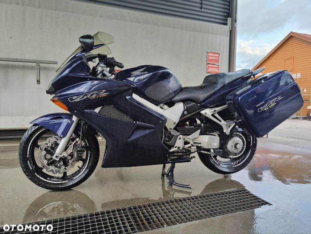 Honda VFR - 15