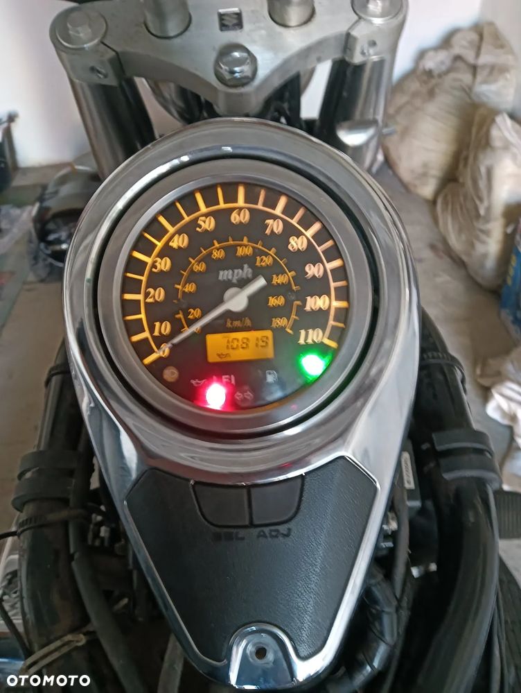 Suzuki VL 800 Volusia - Boulevard C50 - 13