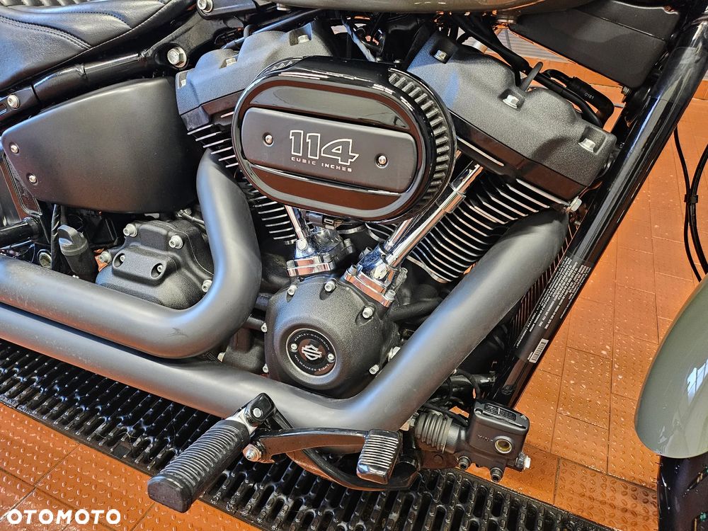 Harley-Davidson Softail Street Bob - 6