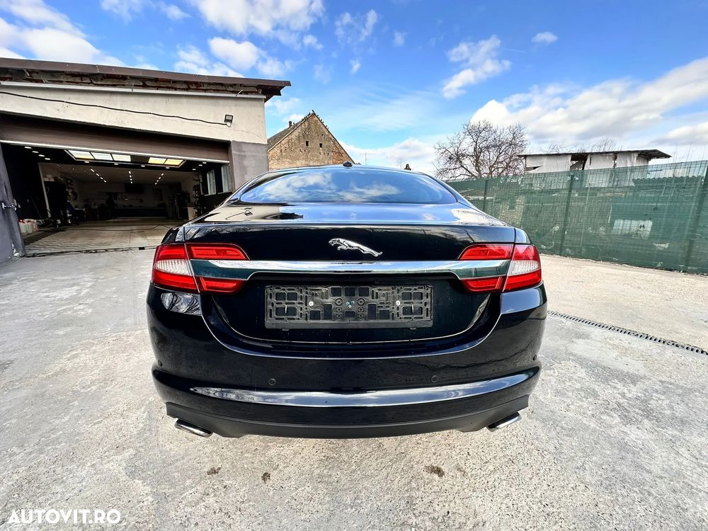 Jaguar XF 3.0 V6 - 10