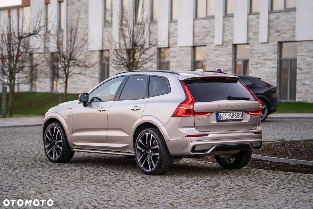 Volvo XC 60 T8 Plug-In Hybrid AWD Ultimate Dark - 9