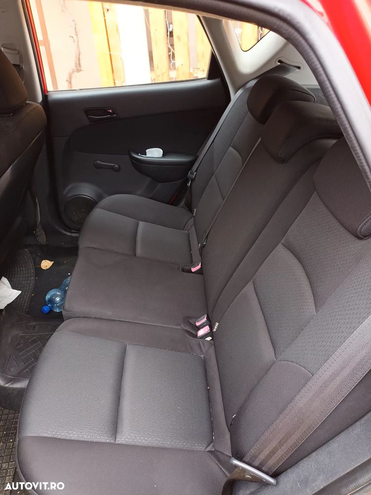 Hyundai i30 1.4 DOHC GL Classic - 11