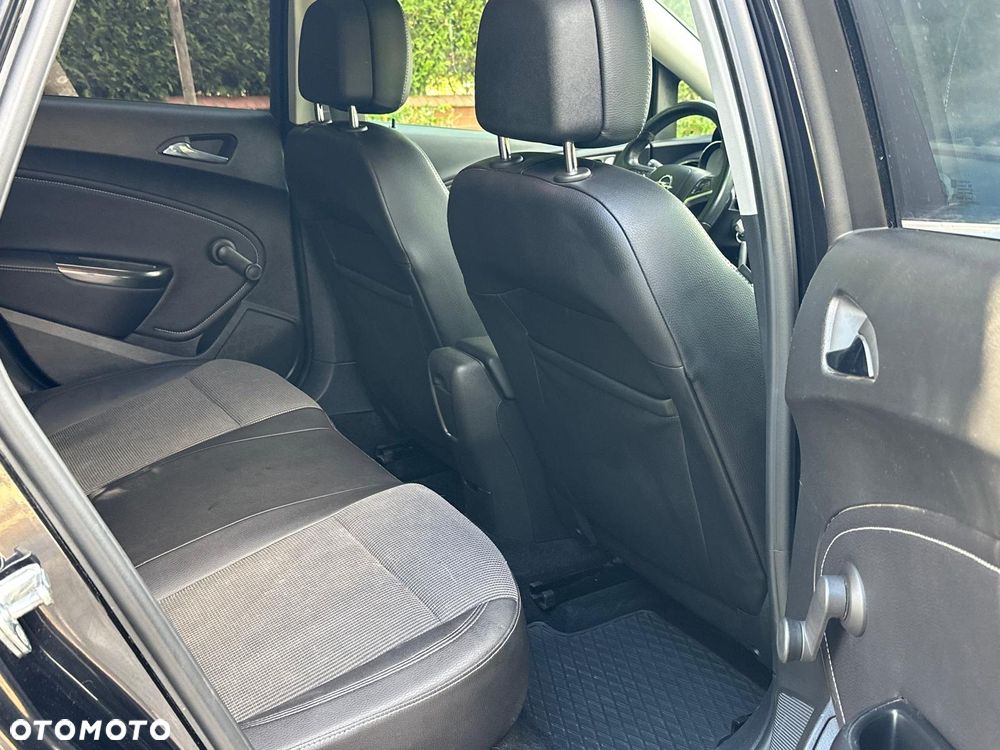 Opel Astra 1.6 Design Edition - 12