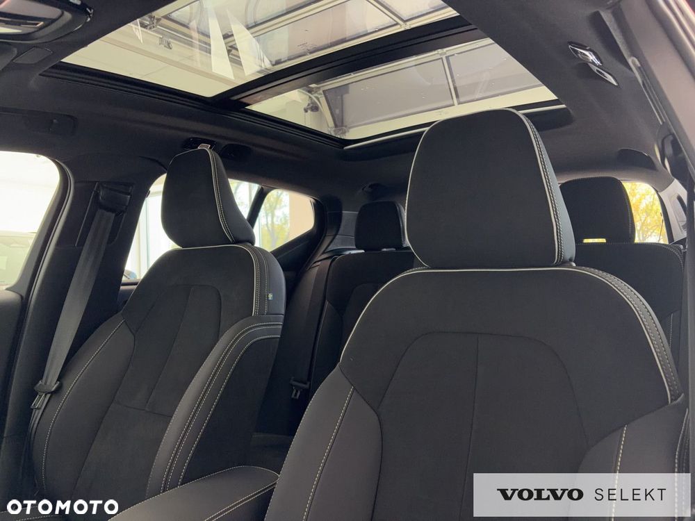 Volvo XC 40 B4 B DKG Ultra Black Edition - 19
