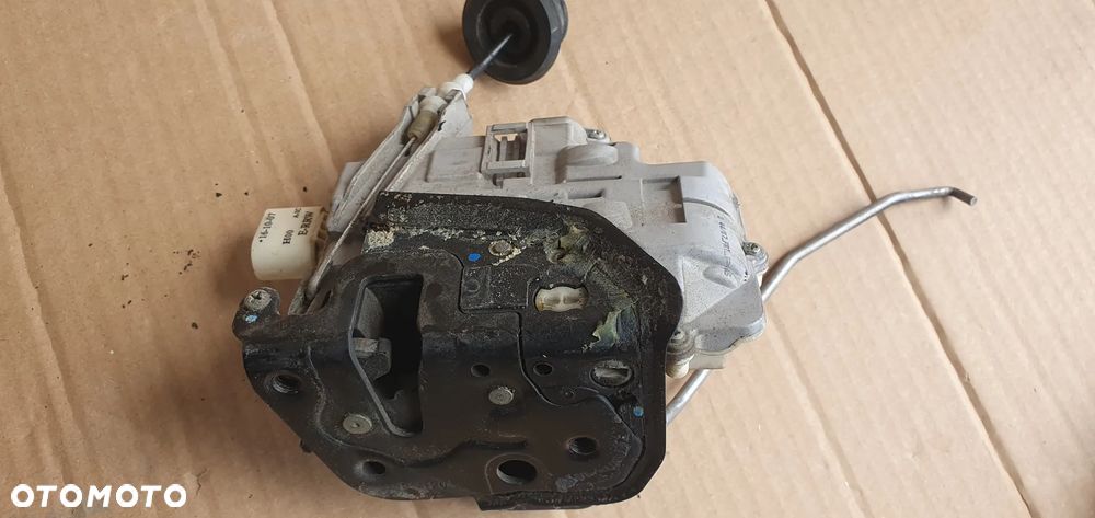 Zamek drzwi prawy przód przedni prawy Audi A8 D3 4E1837016 - 3