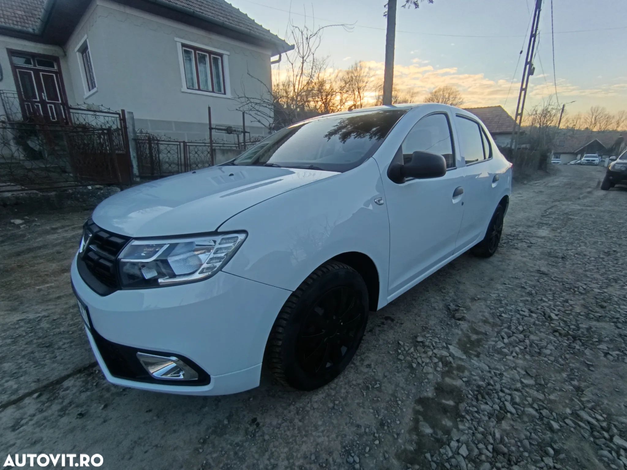 Dacia Logan 1.2 Acces - 1