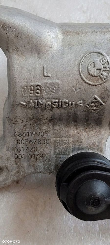 ZWROTNICA LEWA PRZÓD WAHACZE UCHWYT BMW 7 G11 G12 - 15