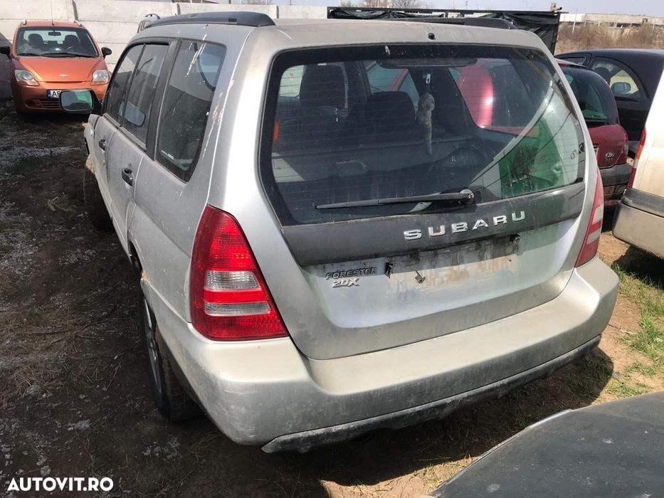 Subaru Forester 2004 motor ej20 92 kw bara fată far capotă aripă cutie - 7