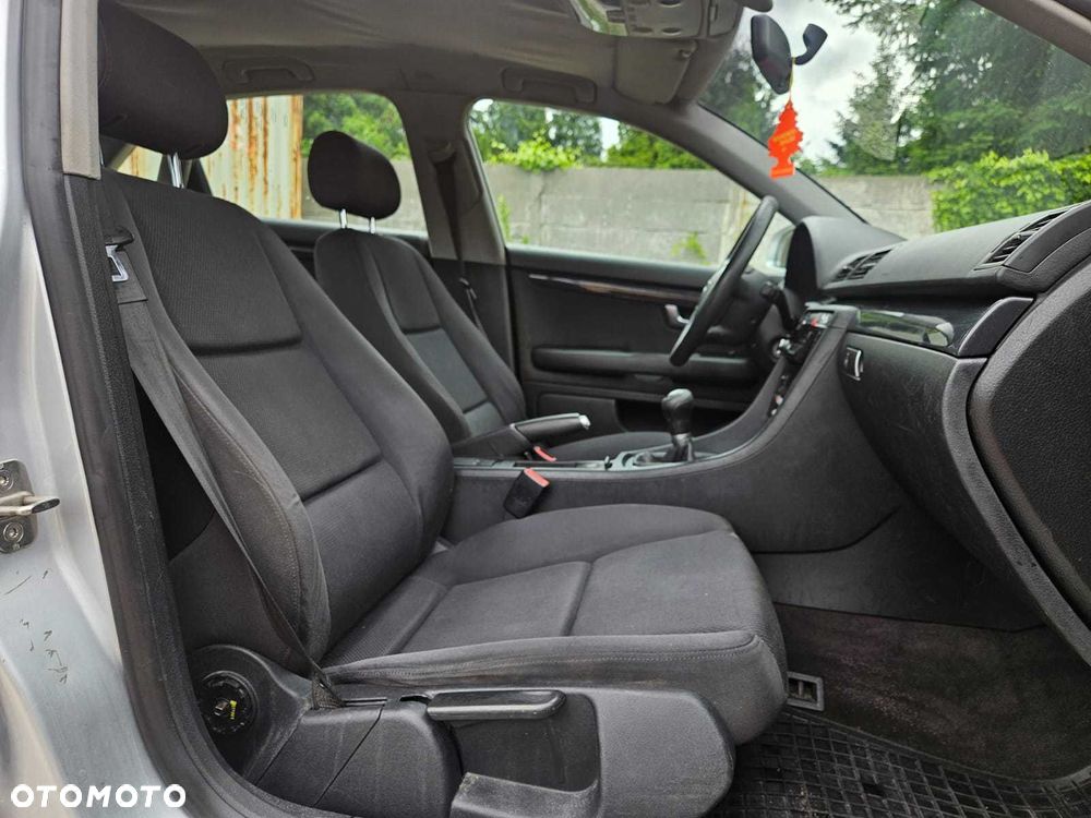 Audi A4 Limousine - 5