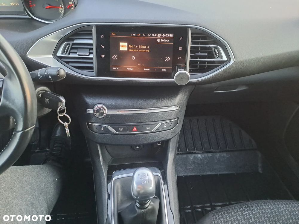Peugeot 308 1.2 PureTech GPF Allure S&S - 19