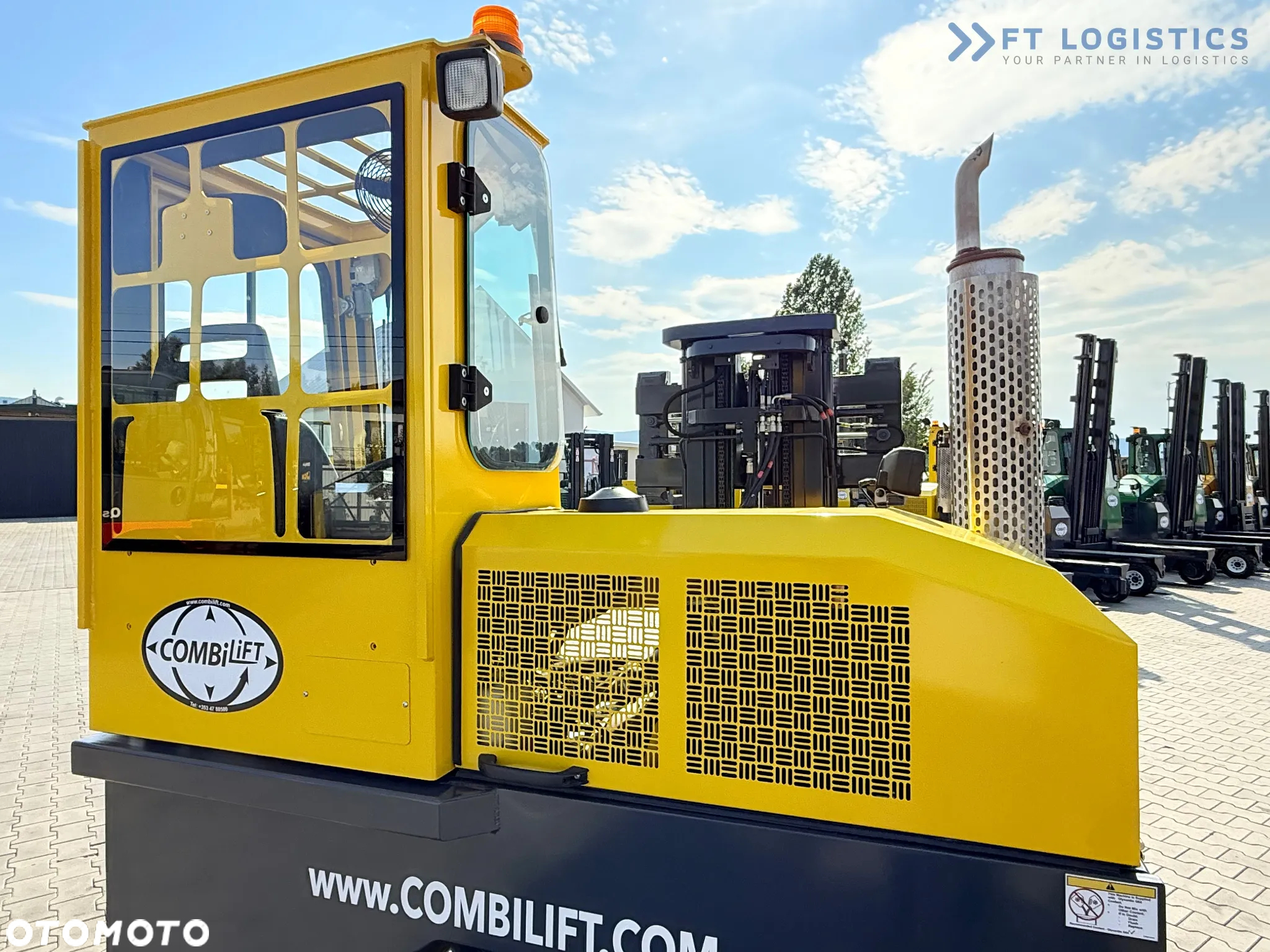 Combilift C3000 / GAS / TRIPLEX - 4900MM / JEDYNE 1537 MTH / POZYCJONER WIDEŁ / KABINA / JAK NOWY - 35
