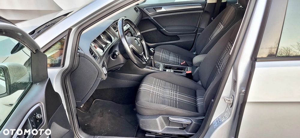 Volkswagen Golf 1.6 TDI DPF MATCH - 19