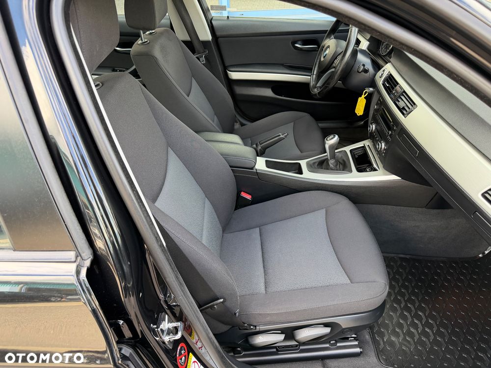 BMW Seria 3 320i Edition Lifestyle - 23