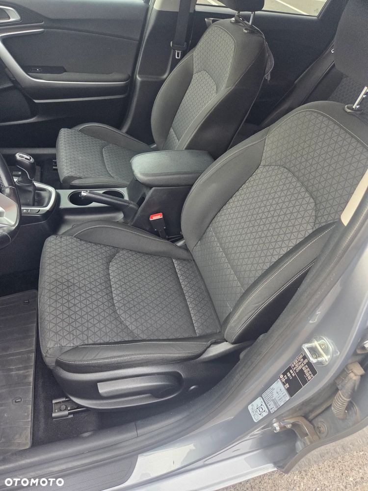 Kia Ceed 1.5 T-GDI M - 6