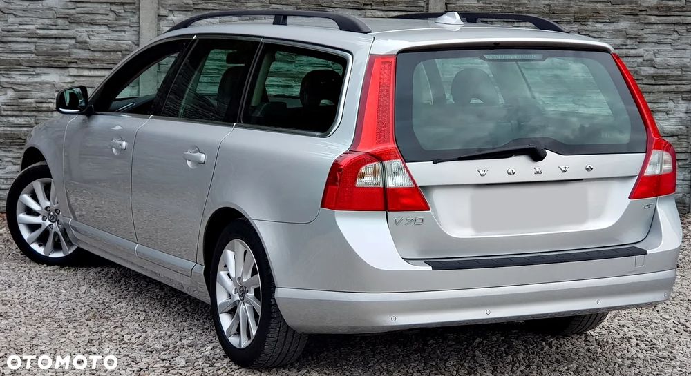 Volvo V70 D5 Momentum - 10