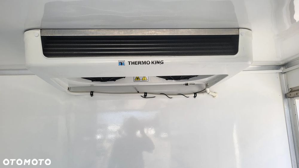 Mitsubishi Canter Fuso /Chłodnia/Mroźnia/kontener/ Izoterma/ Agregat Thermo King 450 e / Winda DHOLLANDIA 1500 KG / Mały przebieg tylko 91 tys Polski Salon ! - 37