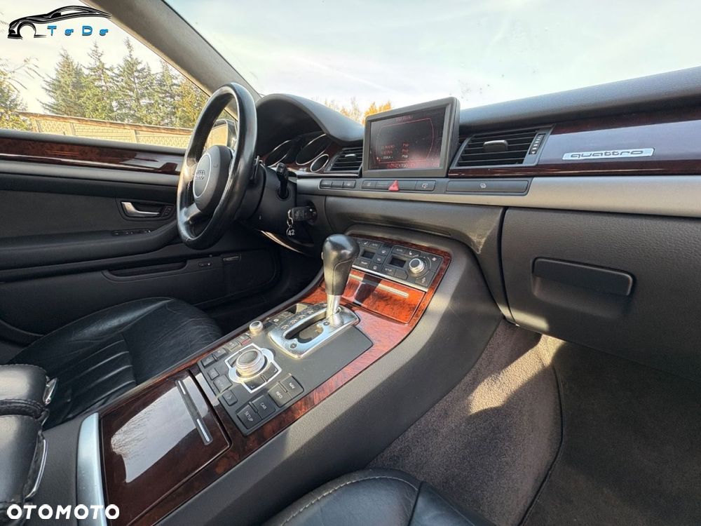 Audi A8 4.2 Quattro - 27