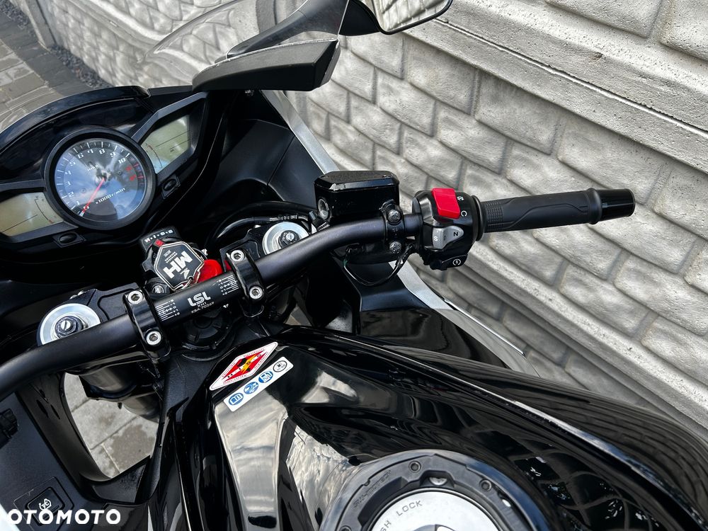 Honda VFR - 14
