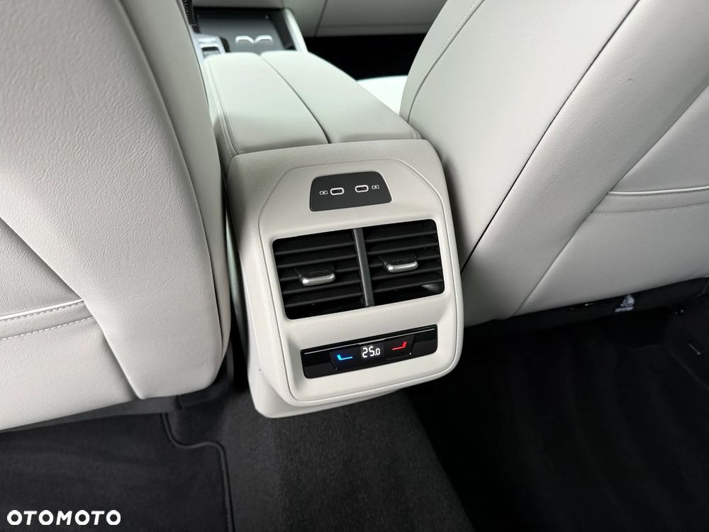 Volkswagen Passat 2.0 TDI SCR 4Mot Elegance DSG - 25