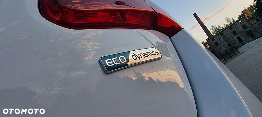 Kia Ceed 1.6 GDI Dream Team Edition - 29