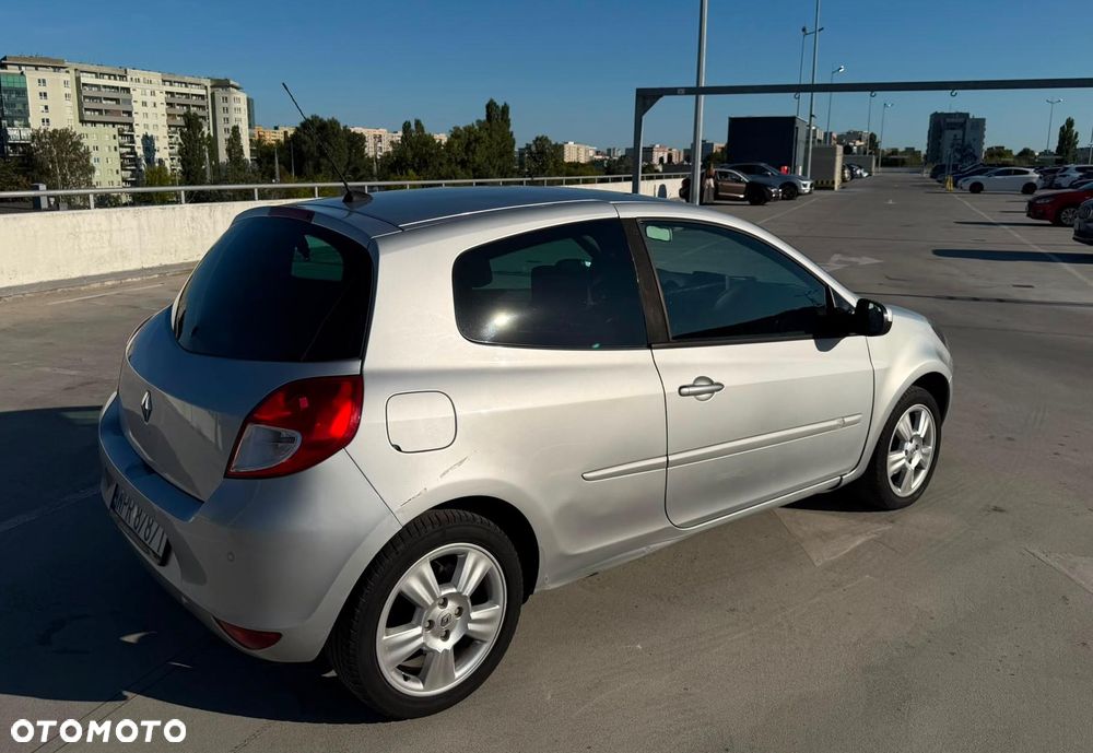 Renault Clio 1.6 16V Dynamique - 13