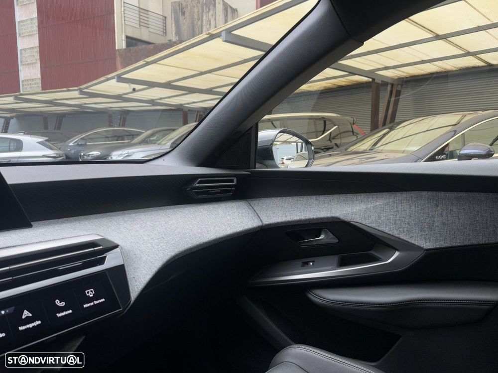 Peugeot 3008 1.2 Hybrid Allure e-DCS6 - 28