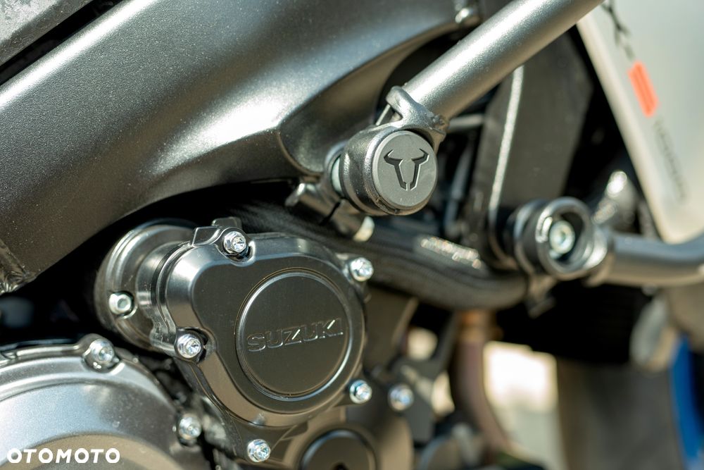 Suzuki GSX 1000 - 8
