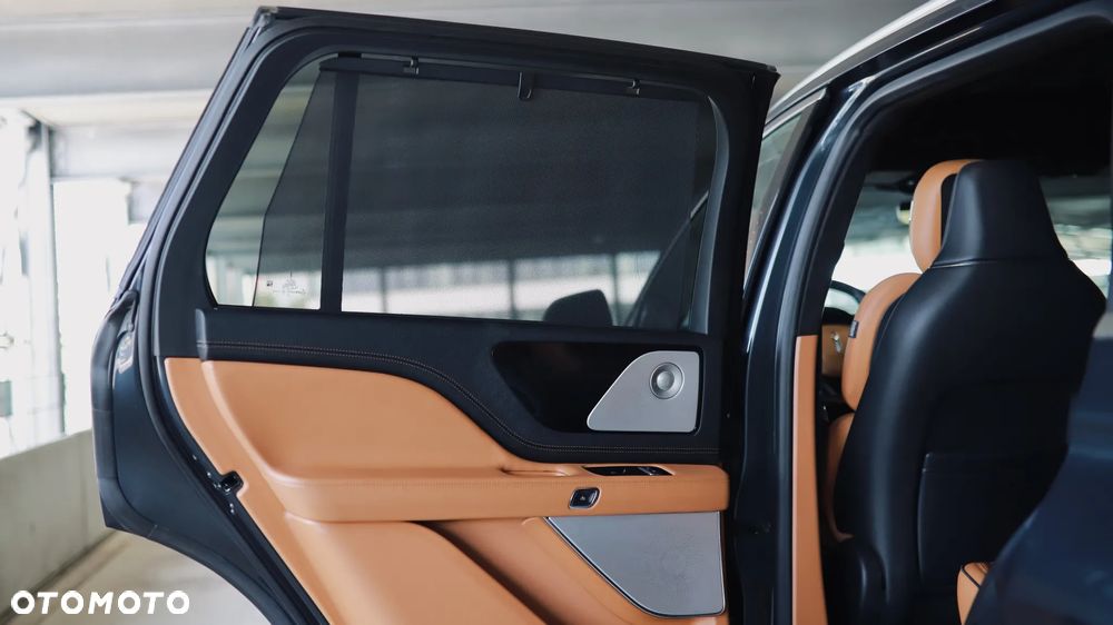 Lincoln Aviator - 33