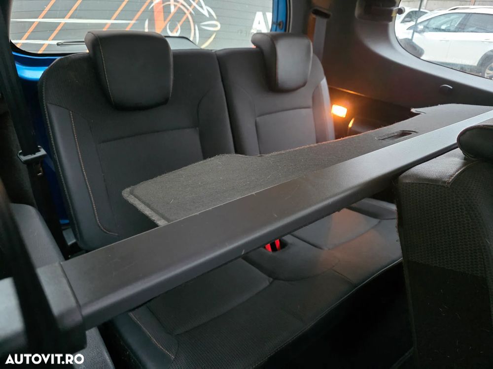 Dacia Lodgy dCi 110 Stepway Celebration - 13