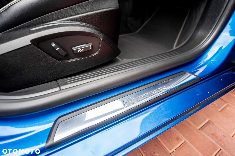 Volvo V40 D4 Geartronic RDesign - 23