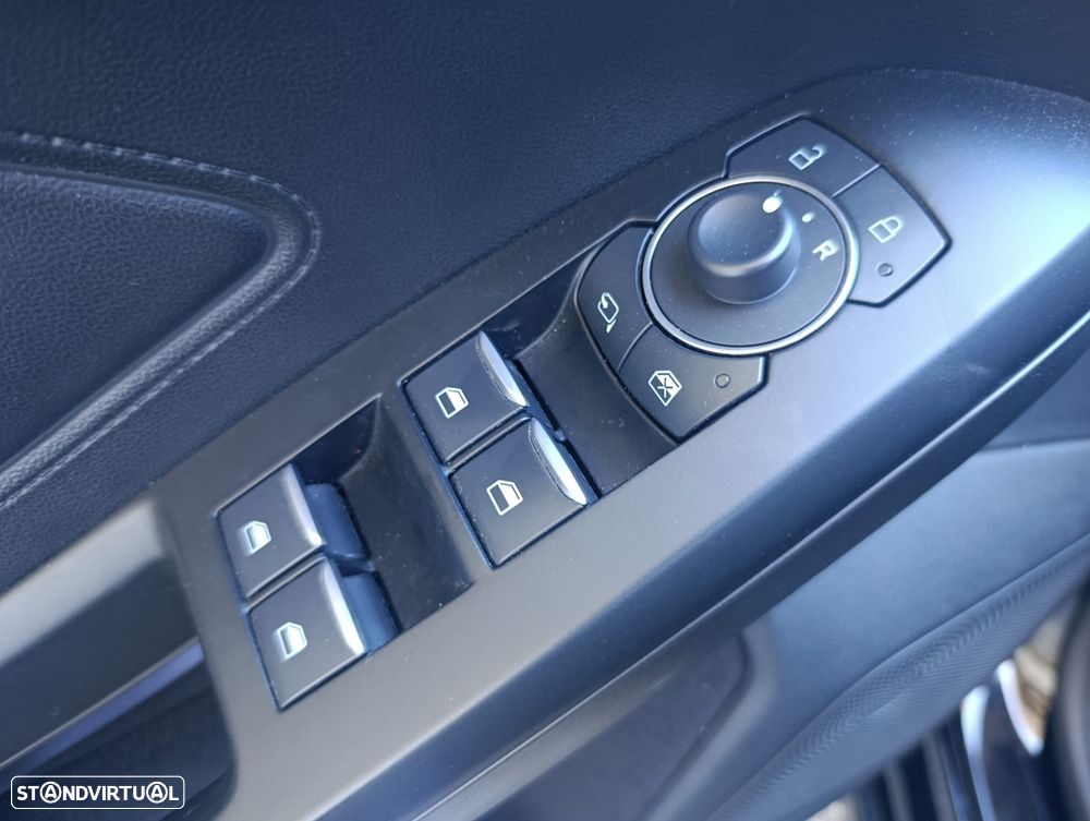 Ford Focus 1.0 EcoBoost MHEV ST-Line X - 14