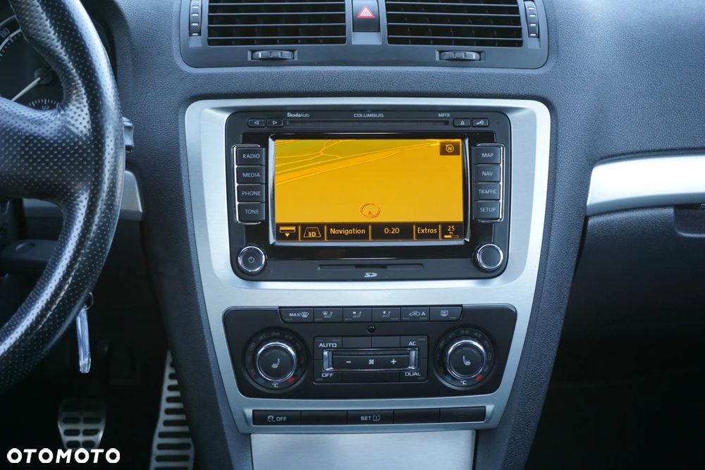 Skoda Octavia 2.0 TSI RS - 23