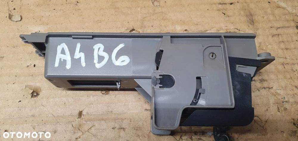 Gniazdo zapalniczki Audi A4 B6 8E0863284B - 6