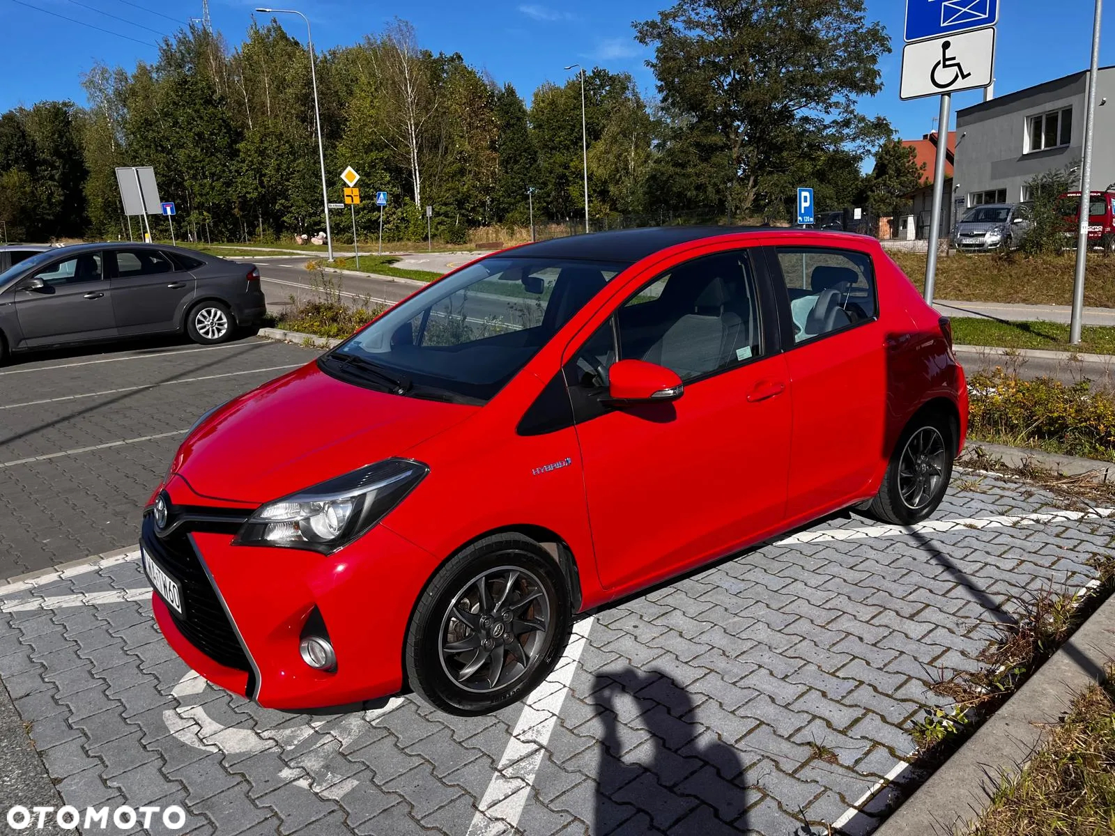 Toyota Yaris Hybrid 100 Premium - 6