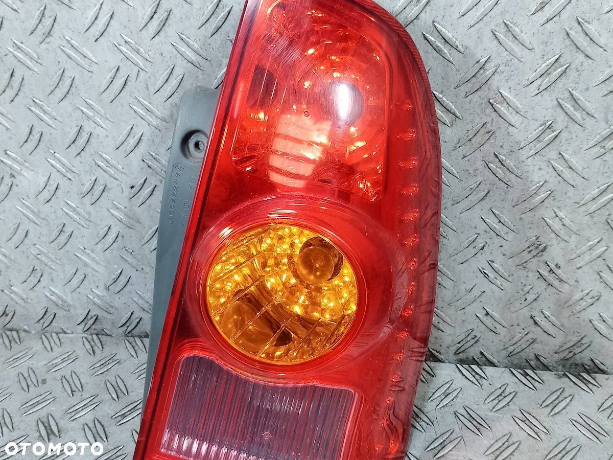LAMPA TYLNA PRAWA MITSUBISHI SPACE STAR I MR913174 - 1