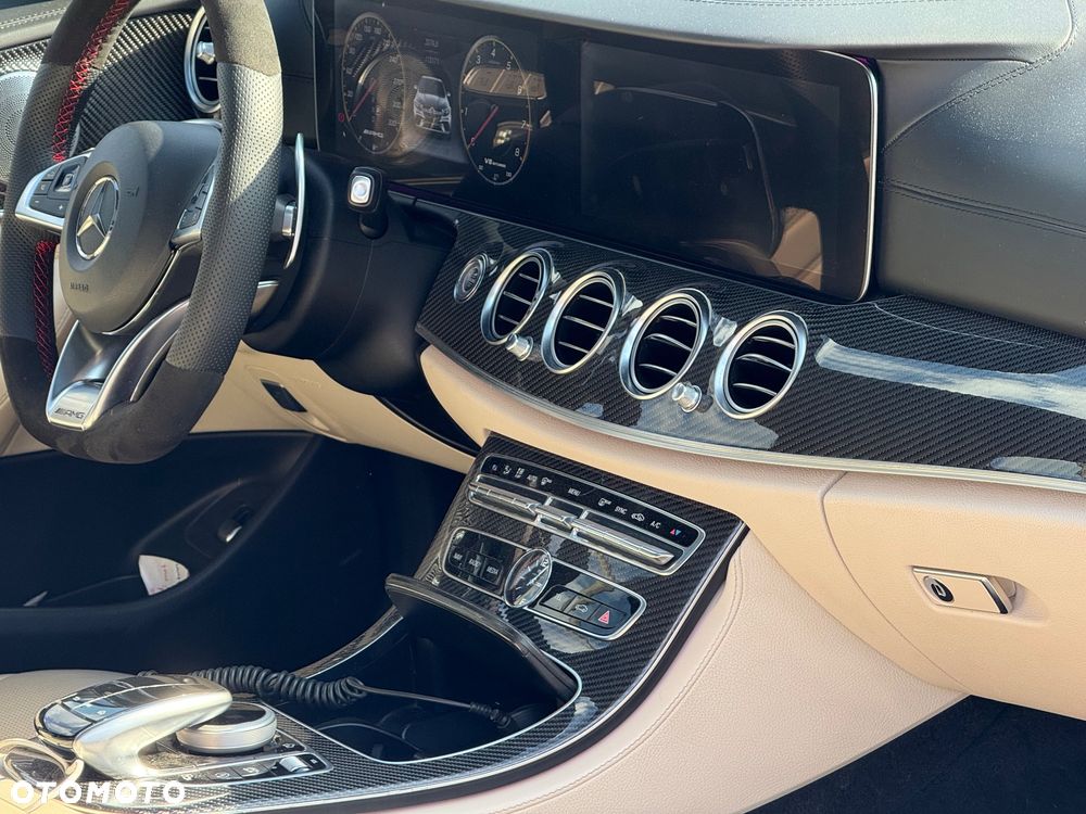Mercedes-Benz Klasa E AMG 63 S 4-Matic+ - 21