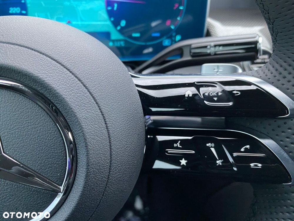 Mercedes-Benz GLC - 12